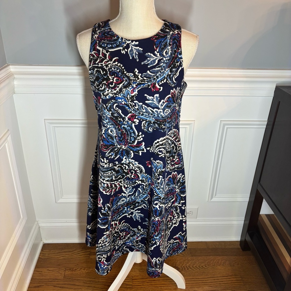 Nine West sz 4  Blue white maroon Paisley Dress knee length‎ sleeveless